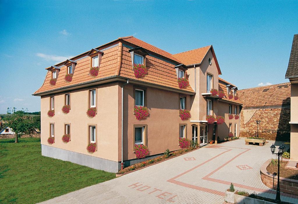 Wasselonne Logis Hotel Restaurant Hostellerie De L'Etoile מראה חיצוני תמונה